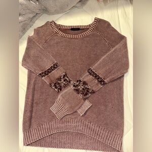 L blu pepper pink faded long sleeve sweater with flower details on sleeves